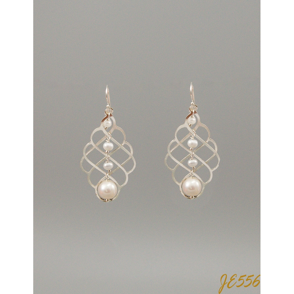 JE556 Fresh Water Pearl Earrings